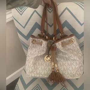 Michael Kors LG Gathered Tote
Brand New with Tags
Never Used